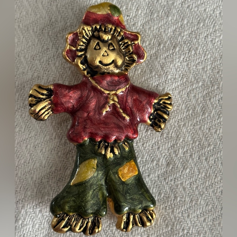 Hand-Painted enamel Scarecrow Pin Brooch Gold plated
